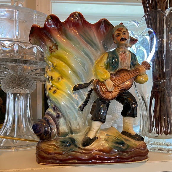 Vintage Gypsy with mandolin and seashell vase porcelain Dee Bee lustreware - Picture 1 of 8